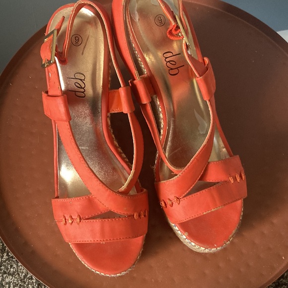 Deb Platform Heel Size 9 Used - Picture 4 of 6